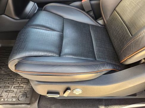 Used 2025 Lincoln Navigator Black Label image 23