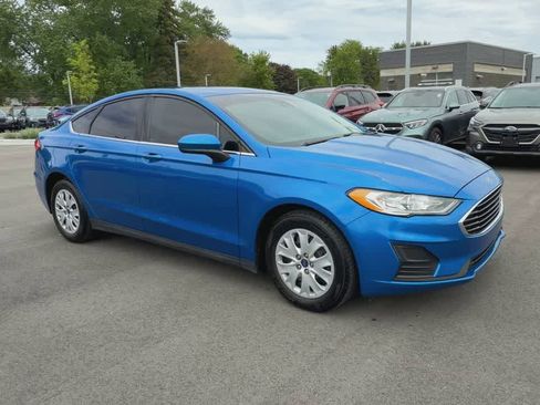 Used 2020 Ford Fusion S FWD image 2