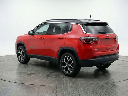 Used 2025 Jeep Compass Limited AWD/4WD image 6