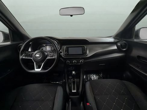 Used 2019 Nissan Kicks S FWD image 9