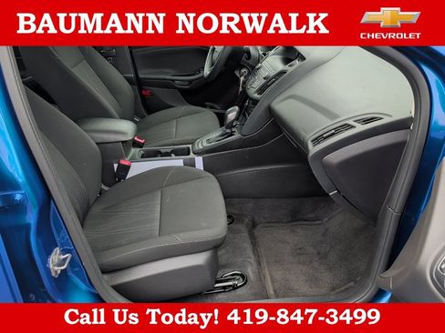 Used 2018 Ford Focus SE FWD image 31