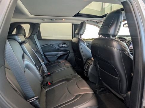 Used 2019 Jeep Cherokee Limited AWD/4WD image 14