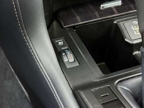 Used 2023 Lexus GX 460 Luxury w/ Sport Design Package AWD/4WD image 20