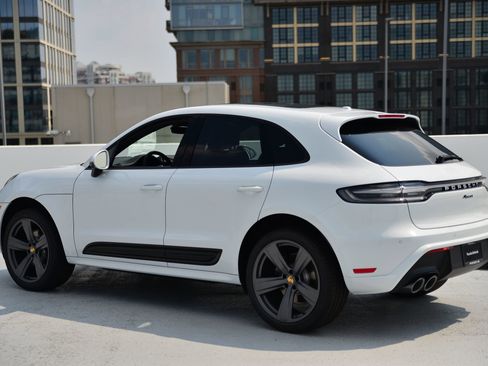 Used 2026 Porsche Macan image 3