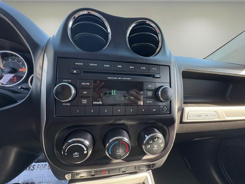 Used 2015 Jeep Compass Latitude w/ Sun/Sound Group image 18