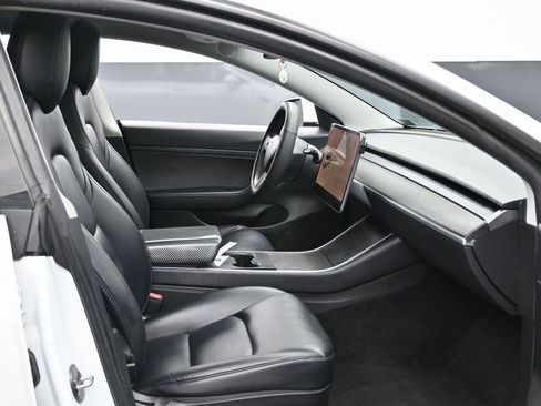 Used 2020 Tesla Model 3 Standard Range Plus image 32