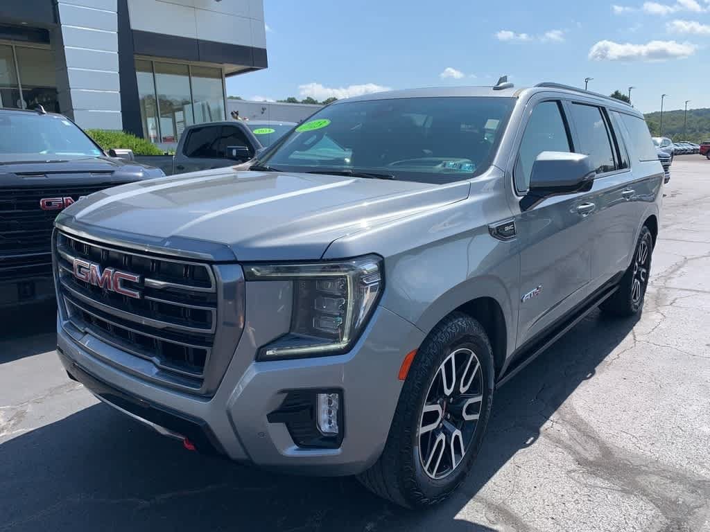 Used 2023 GMC Yukon XL AT4 w/ AT4 Premium Plus Package AWD/4WD image 8