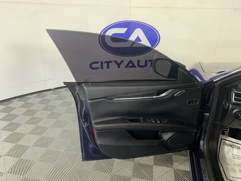 Used 2017 Maserati Ghibli S image 14