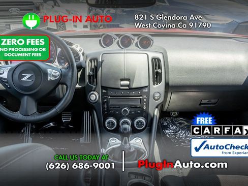 Used 2009 Nissan 370Z Touring RWD image 11