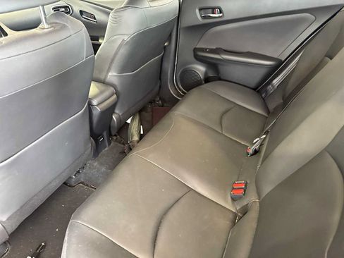 Used 2017 Toyota Prius Four FWD image 8
