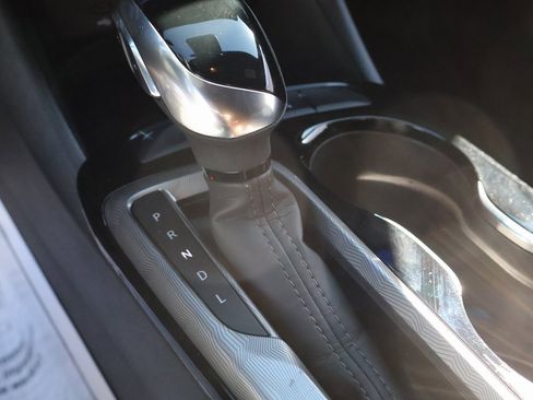 Used 2025 Buick Envista Sport Touring image 32