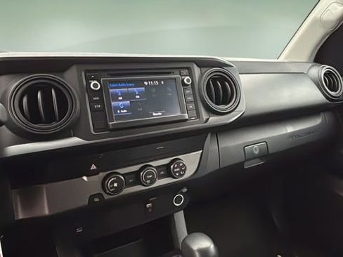 Used 2019 Toyota Tacoma SR image 21