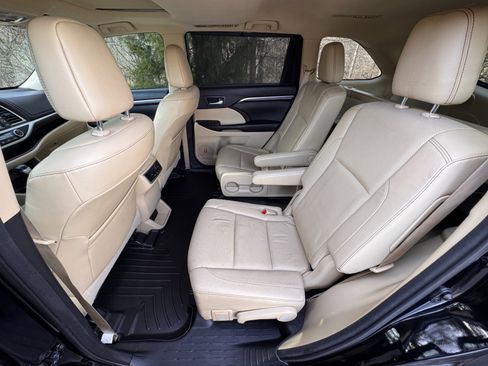 Used 2016 Toyota Highlander Limited image 41