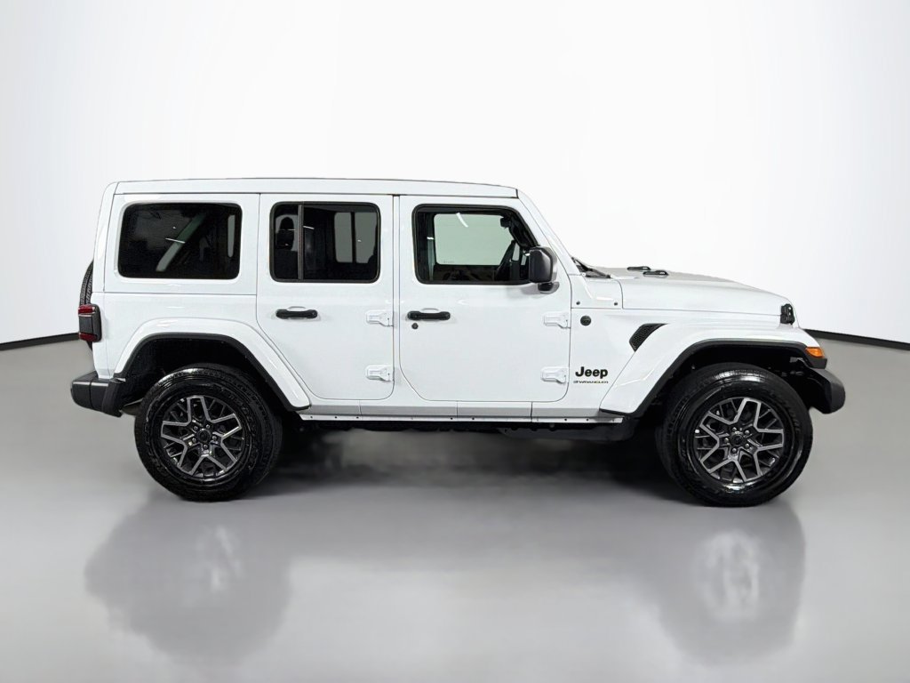 Used 2026 Jeep Wrangler Unlimited Sahara AWD/4WD image 8