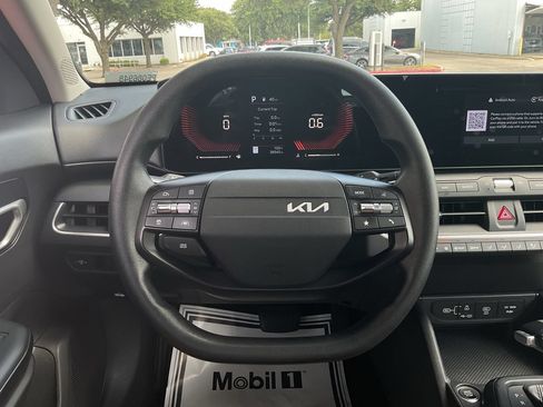 Used 2025 Kia K4 FWD image 21