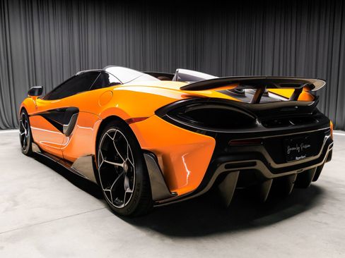 Used 2020 McLaren 600LT Spider RWD image 7