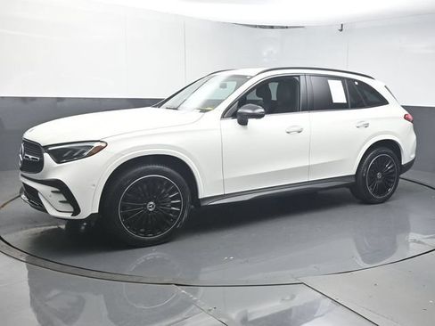 Used 2025 Mercedes-Benz GLC 300 w/ AMG Line image 4