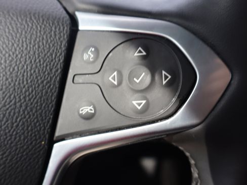 Used 2023 Chevrolet Traverse LT AWD/4WD image 19
