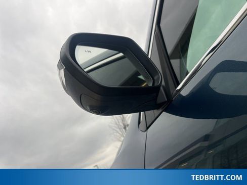 Used 2025 GMC Acadia Denali w/ Super Cruise Package image 41