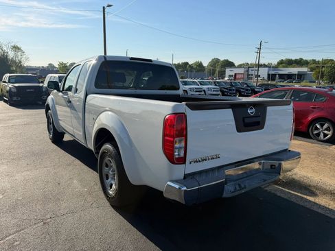 Used 2015 Nissan Frontier S image 5