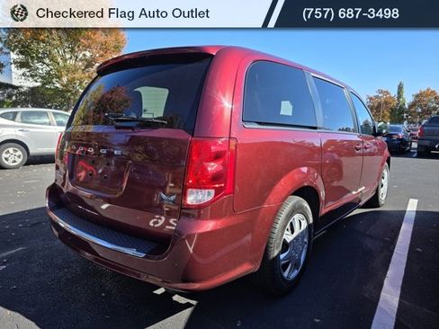 Used 2018 Dodge Grand Caravan SE w/ UConnect Hands-Free Group image 6