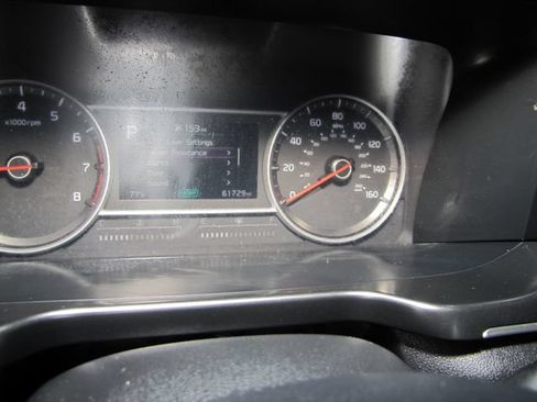 Used 2023 Kia Sorento LX FWD image 4