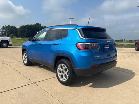 Used 2025 Jeep Compass Latitude AWD/4WD image 7