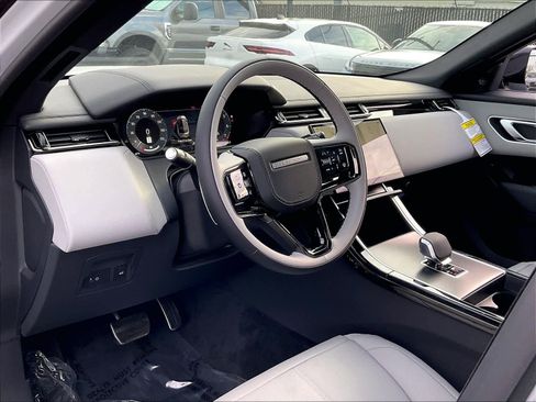 New 2026 Land Rover Range Rover Velar Dynamic SE image 8