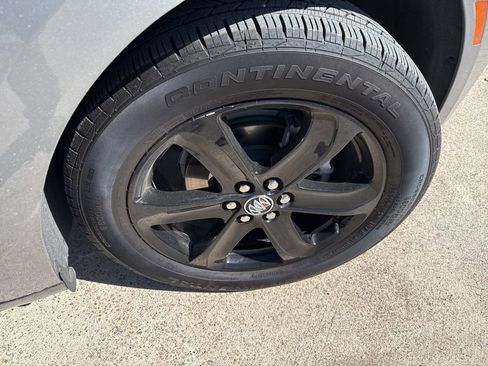 Used 2023 Buick Enclave Essence w/ Sport Touring Edition image 16