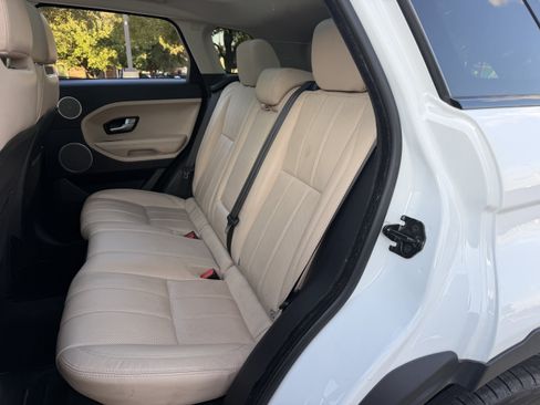 Used 2015 Land Rover Range Rover Evoque Prestige AWD/4WD image 16