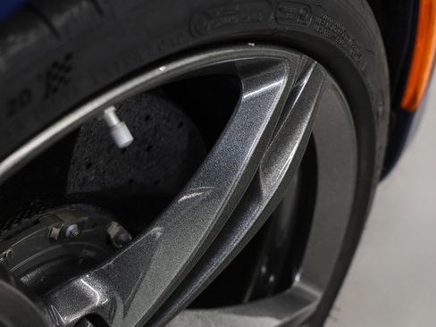 Used 2018 Ferrari GTC4Lusso image 12