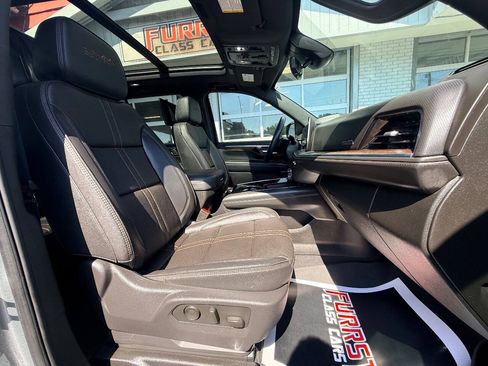 Used 2025 Chevrolet Tahoe High Country AWD/4WD image 48