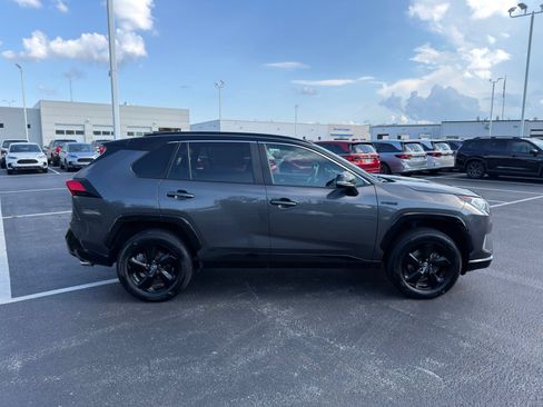 Used 2020 Toyota RAV4 XSE w/ XSE Grade Weather Package AWD/4WD image 9
