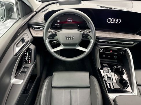 Used 2025 Audi Q5 Premium Plus w/ Premium Plus AWD/4WD image 10