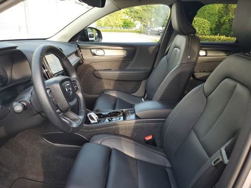 Used 2026 Volvo XC40 B5 Plus AWD/4WD image 18