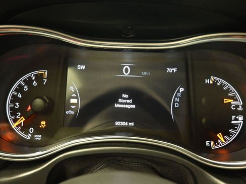 Used 2021 Jeep Grand Cherokee Limited image 15