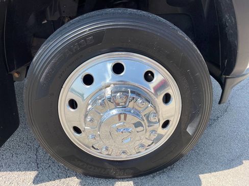 Used 2020 RAM 5500 Tradesman w/ Chrome Appearance Group image 9