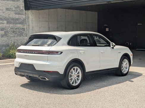 Used 2025 Porsche Cayenne E-Hybrid image 9