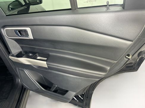 Used 2022 Ford Explorer XLT w/ Equipment Group 202A image 31