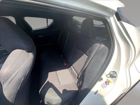 Used 2018 Toyota C-HR XLE FWD image 21