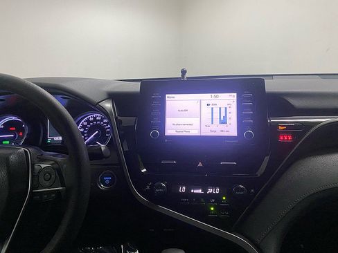 Used 2021 Toyota Camry LE image 25