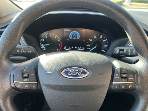 Used 2020 Ford Escape SE image 20