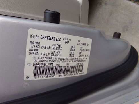 Used 2008 Chrysler Town & Country Touring image 44