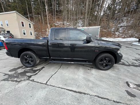 Used 2018 RAM 1500 Express w/ Black Ram 1500 Express Group image 3