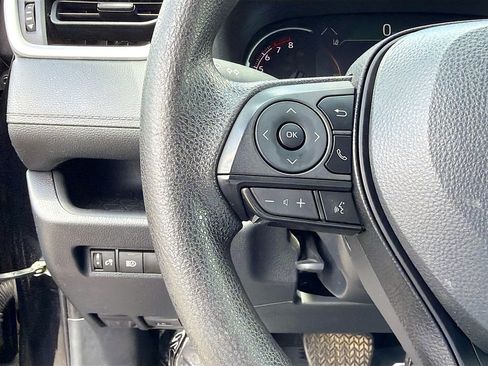 Used 2024 Toyota RAV4 XLE FWD image 34