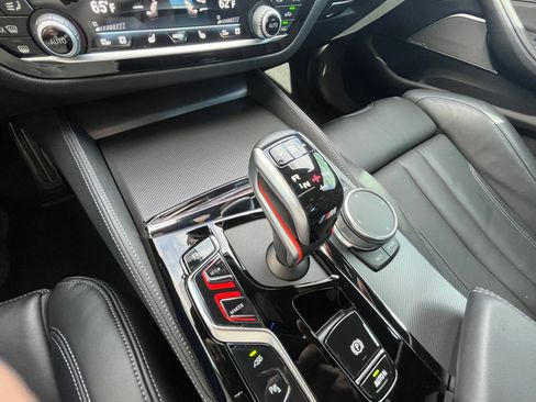 Used 2022 BMW M5 image 18