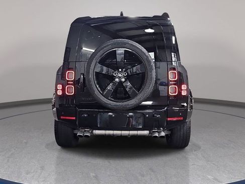 Used 2025 Land Rover Defender 110 V8 AWD/4WD image 6