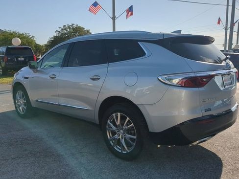 Used 2022 Buick Enclave Essence w/ Experience Buick Package image 6