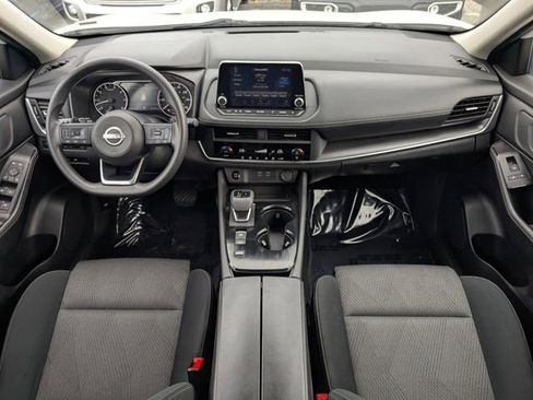 Used 2024 Nissan Rogue SV FWD image 15