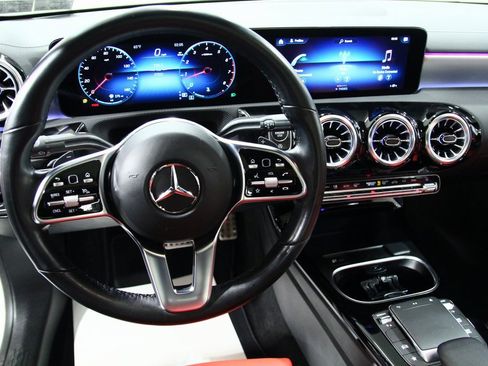 Used 2023 Mercedes-Benz CLA 250 4MATIC image 6